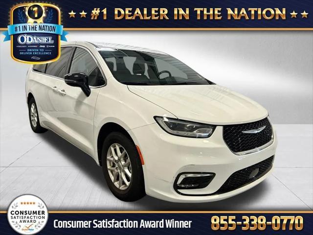 2025 Chrysler Pacifica Select for sale in Fort Wayne, IN