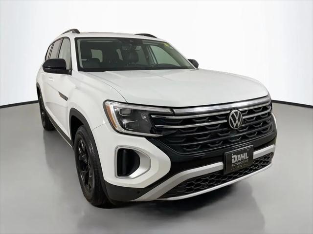 2024 Volkswagen Atlas 2.0T Peak Edition SE w/Technology for sale in La Crosse, WI