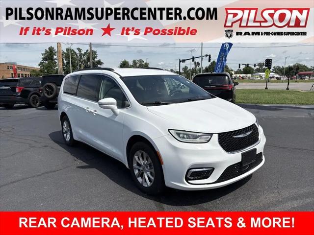 2022 Chrysler Pacifica Touring L AWD for sale in Charleston, IL