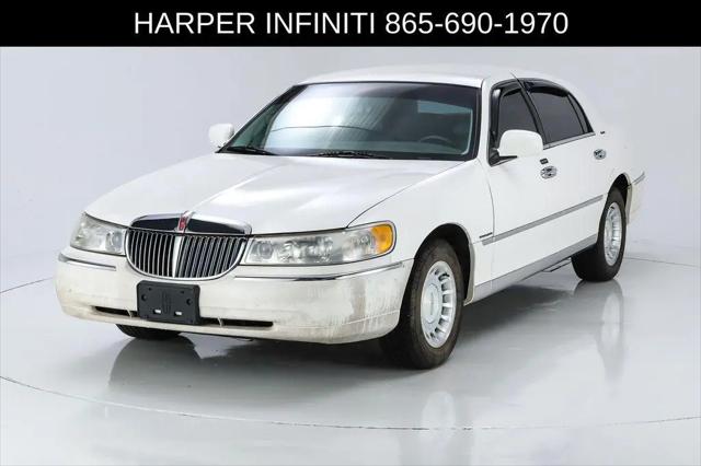 2000 Lincoln Town Car Executive for sale in Knoxville, TN