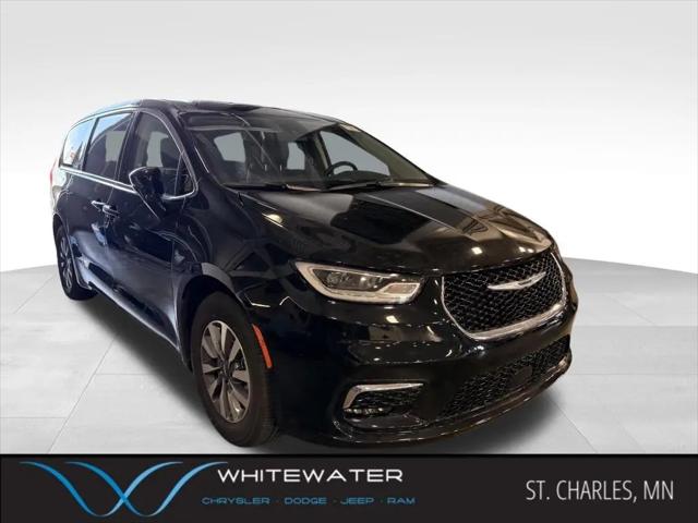 2024 Chrysler Pacifica Hybrid Select for sale in St Charles, MN