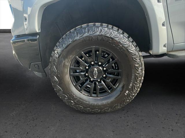 Used 2024 Chevrolet Silverado 2500HD 4WD Crew Cab Standard Bed ZR2 For Sale in Muscle Shoals, AL