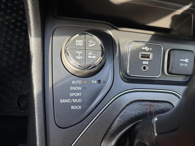 Used 2020 Jeep Cherokee Trailhawk 4x4 For Sale in Jackson, MI