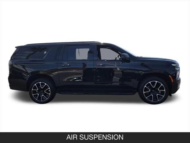2025 Chevrolet Suburban 4WD RST