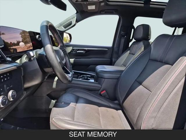 2025 Chevrolet Suburban 4WD RST
