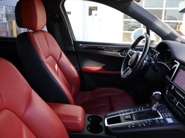 2020 Porsche Macan Macan