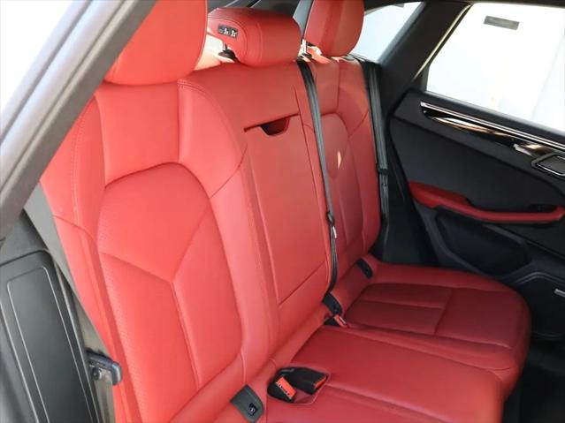 2020 Porsche Macan Macan