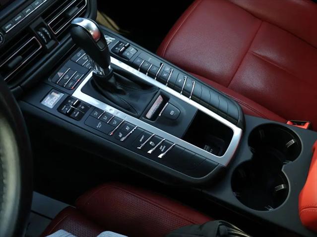 2020 Porsche Macan Macan