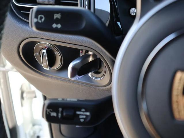 2020 Porsche Macan Macan