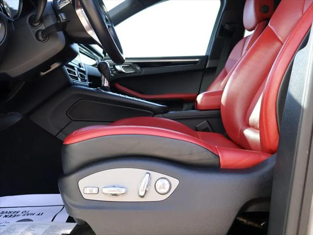 2020 Porsche Macan Macan