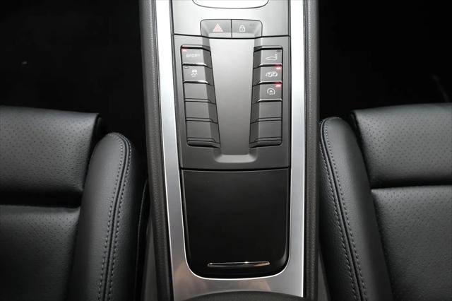 2021 Porsche 718 Cayman T