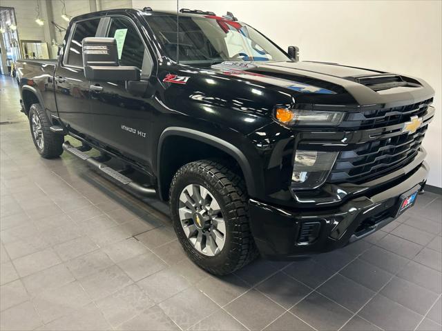 2025 Chevrolet Silverado 2500HD 4WD Crew Cab Standard Bed Custom