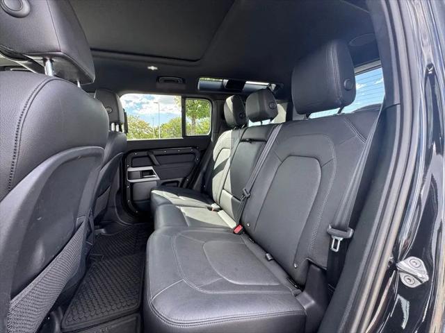 2023 Land Rover Defender 110 SE