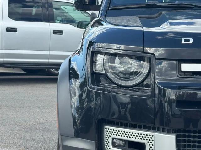 2023 Land Rover Defender 110 SE