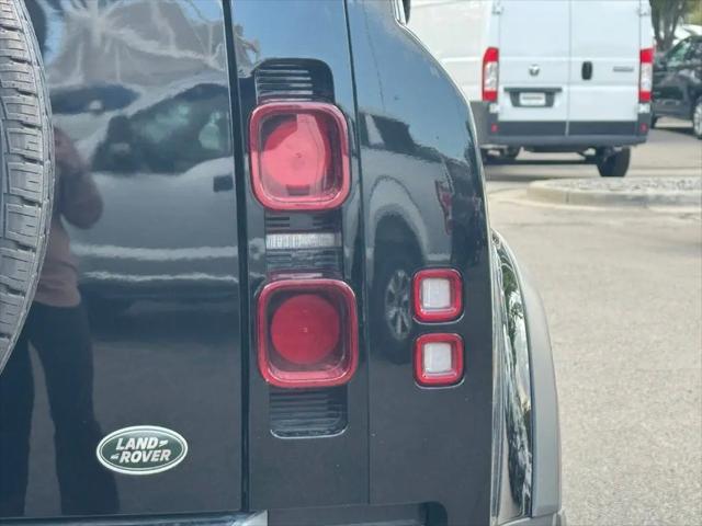 2023 Land Rover Defender 110 SE