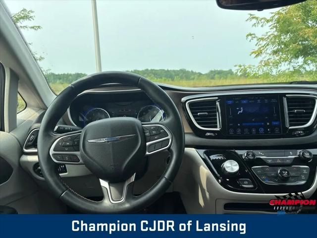 2017 Chrysler Pacifica Touring-L