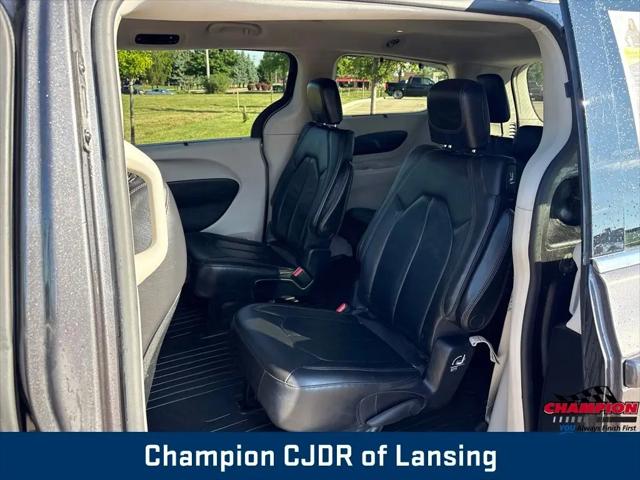 2017 Chrysler Pacifica Touring-L
