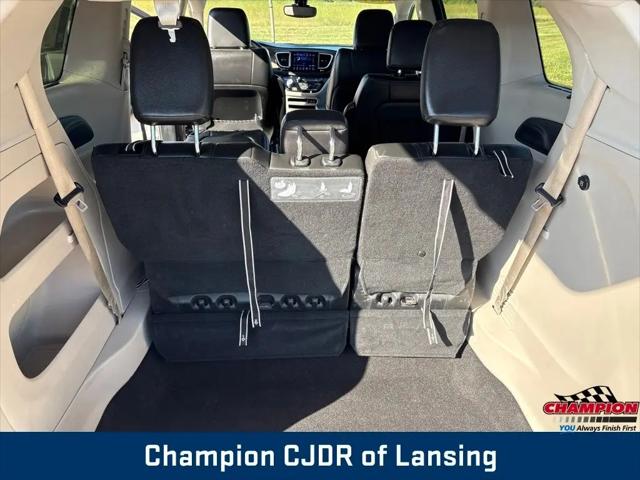2017 Chrysler Pacifica Touring-L