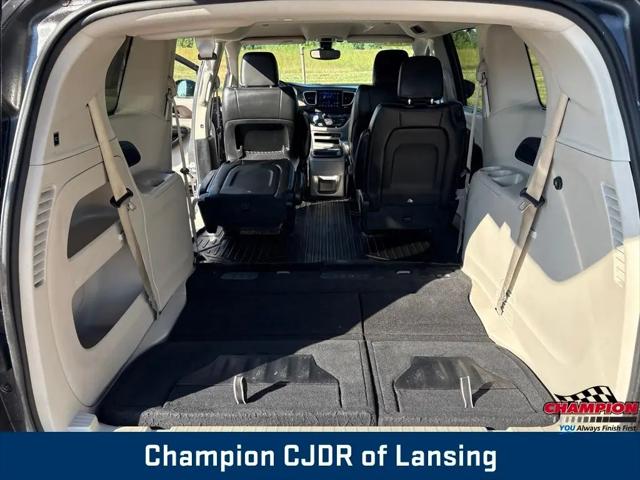 2017 Chrysler Pacifica Touring-L