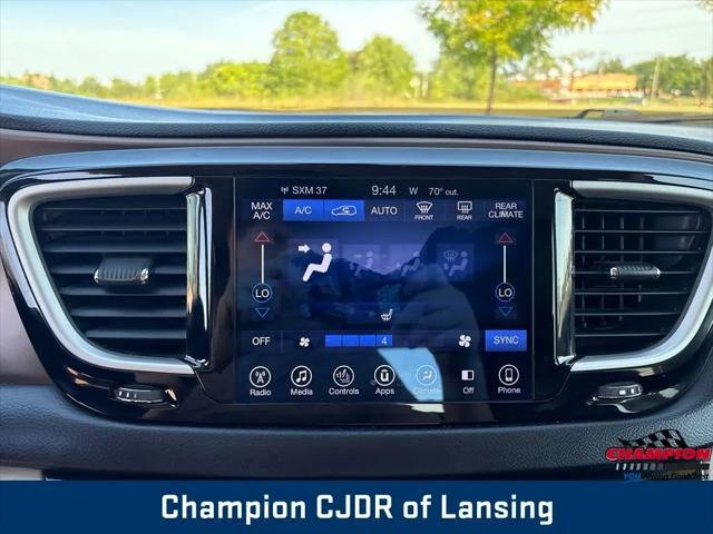 2017 Chrysler Pacifica Touring-L