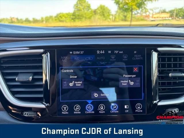 2017 Chrysler Pacifica Touring-L