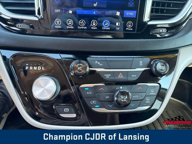 2017 Chrysler Pacifica Touring-L