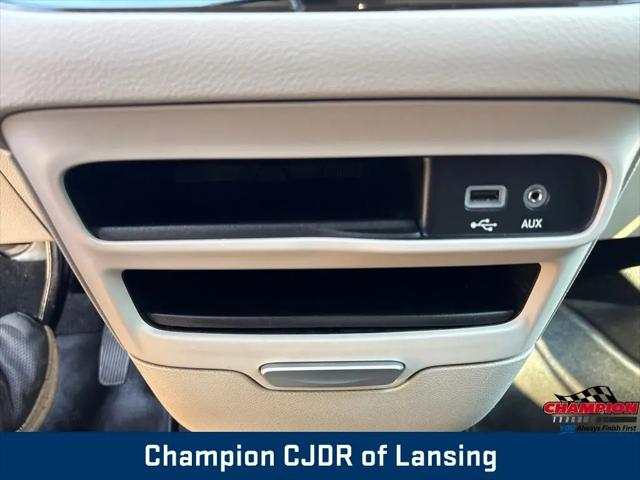 2017 Chrysler Pacifica Touring-L