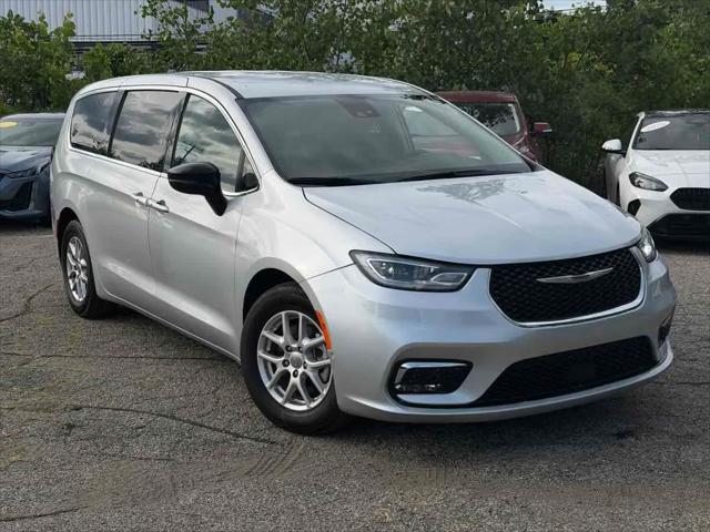 2024 Chrysler Pacifica Touring L for sale in Detroit, MI