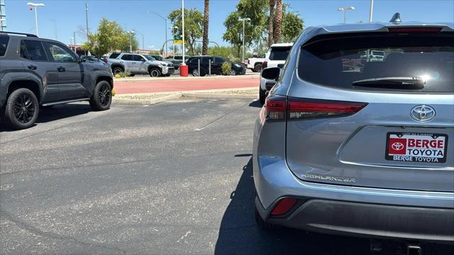 2021 Toyota Highlander LE