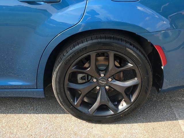 2022 Chrysler 300 Touring