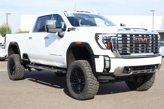 2025 GMC Sierra 2500HD Crew Cab, Standard Bed, Denali, 4WD