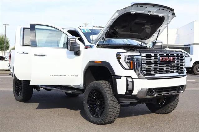 2025 GMC Sierra 2500HD Crew Cab, Standard Bed, Denali, 4WD