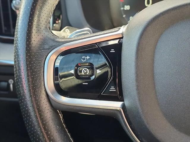 2019 Volvo XC60 T8 R-Design