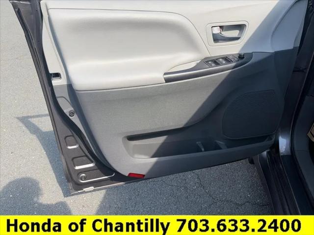 2020 Toyota Sienna LE