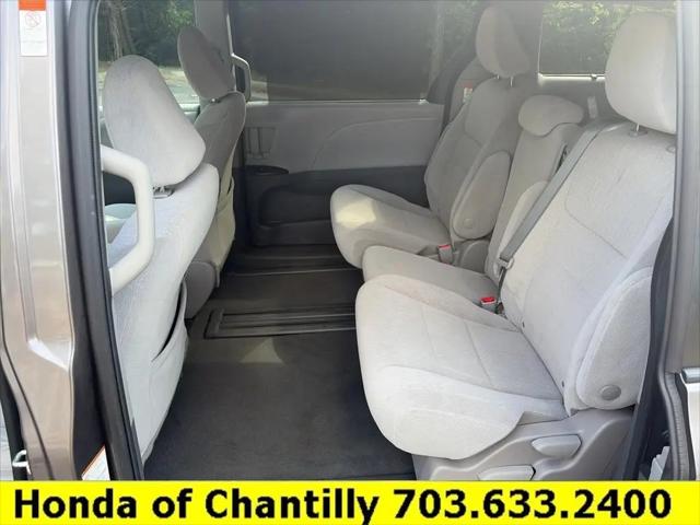 2020 Toyota Sienna LE