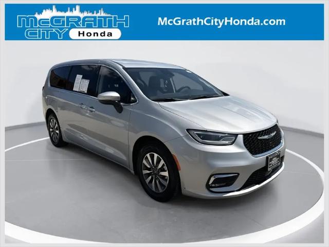 2023 Chrysler Pacifica Hybrid Touring L for sale in Chicago, IL