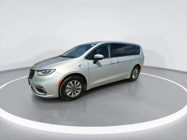 2023 Chrysler Pacifica Hybrid Touring L