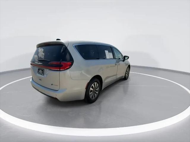 2023 Chrysler Pacifica Hybrid Touring L