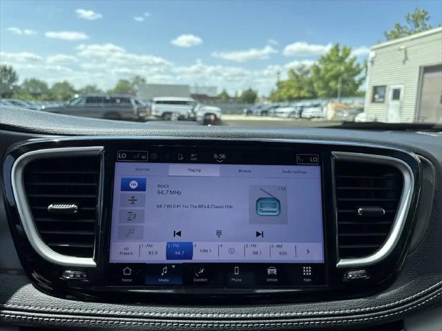 2023 Chrysler Pacifica Hybrid Touring L