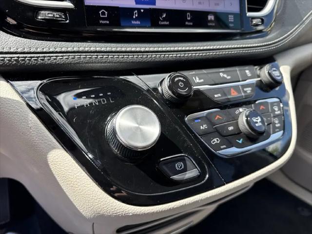 2023 Chrysler Pacifica Hybrid Touring L