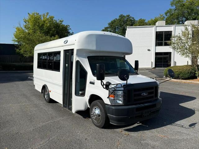 2021 Ford E-350 Cutaway Base