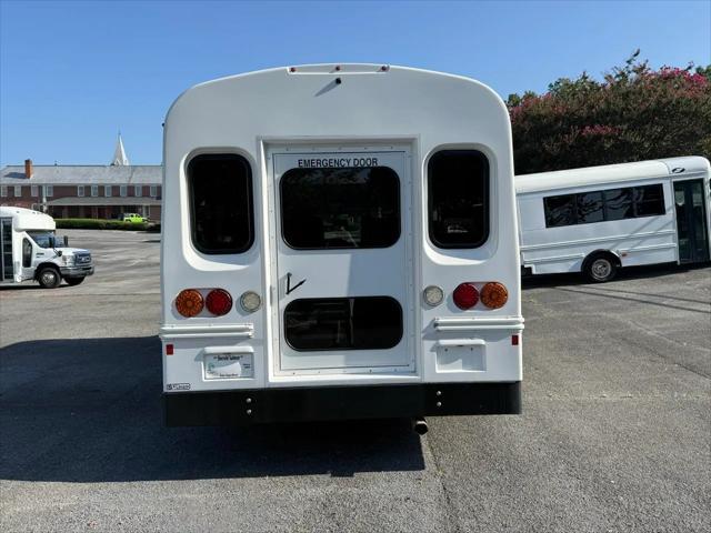 2021 Ford E-350 Cutaway Base