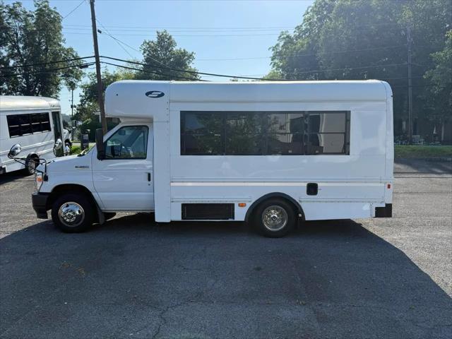 2021 Ford E-350 Cutaway Base