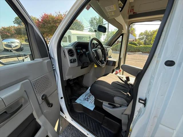 2021 Ford E-350 Cutaway Base
