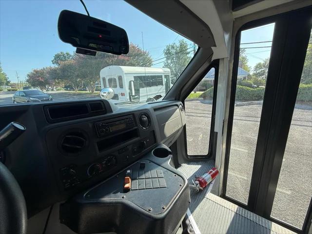 2021 Ford E-350 Cutaway Base