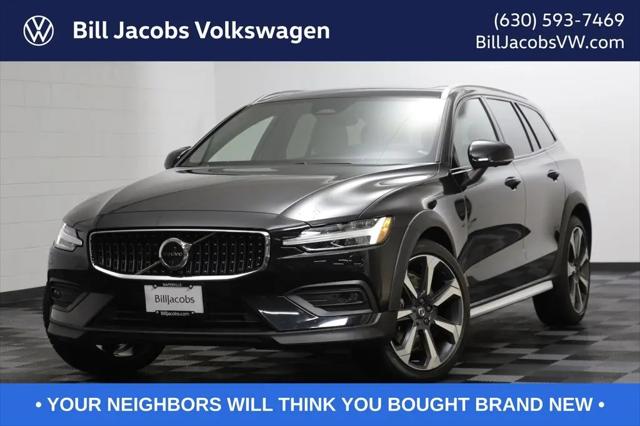 2024 Volvo V60 Cross Country B5 Ultimate for sale in Naperville, IL