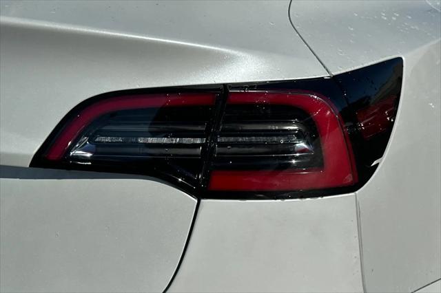 2022 Tesla Model 3 Rear-Wheel Drive