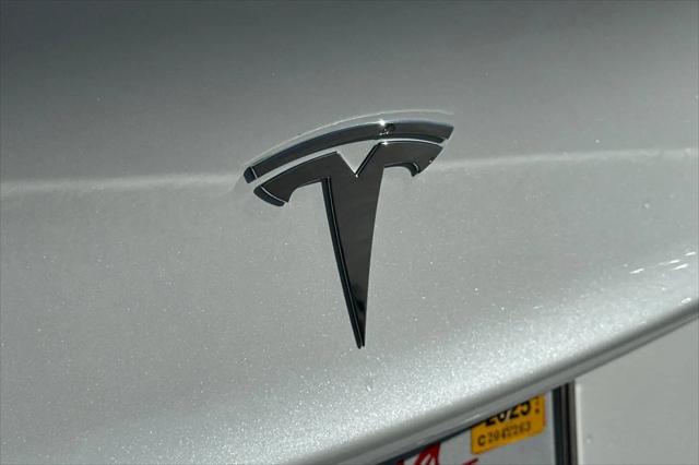 2022 Tesla Model 3 Rear-Wheel Drive