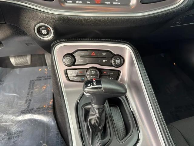 2022 Dodge Challenger SXT