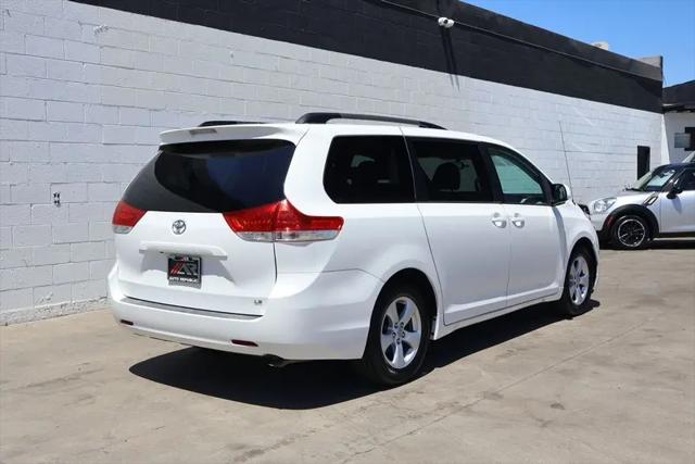 2014 Toyota Sienna LE V6 7 Passenger Mobility